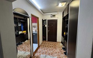 Apartament 3 camere, cartierul Alexandru cel Bun, etaj intermediar, vedere bulevard - Poză 4