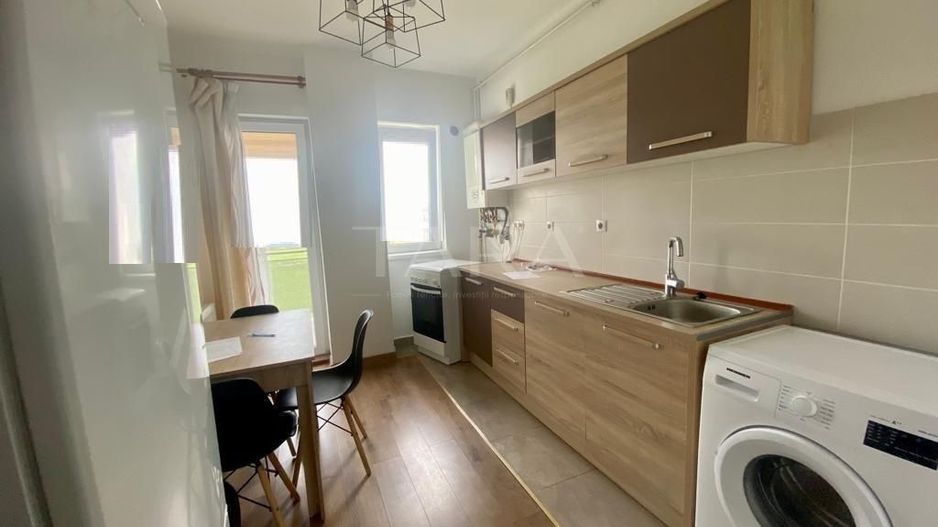 Apartament cu 4 camere de vanzare in Europa - Poză 1