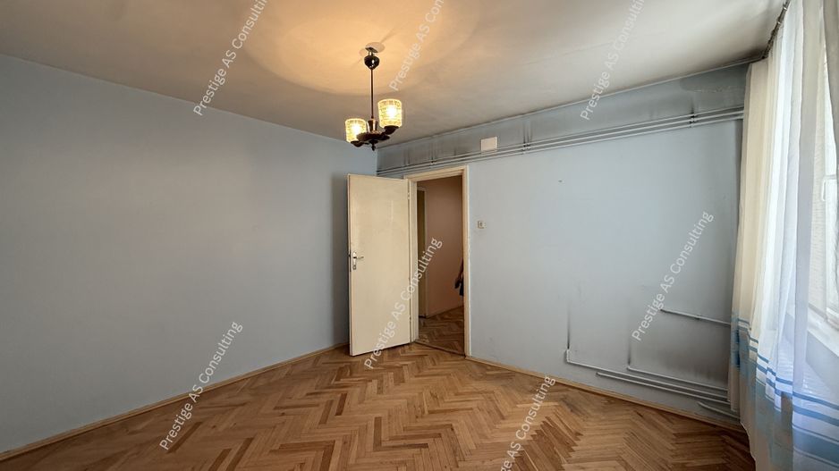 Apartament 4 camere, parter inalt zona Punctele Cardinale - Central - Poză 9