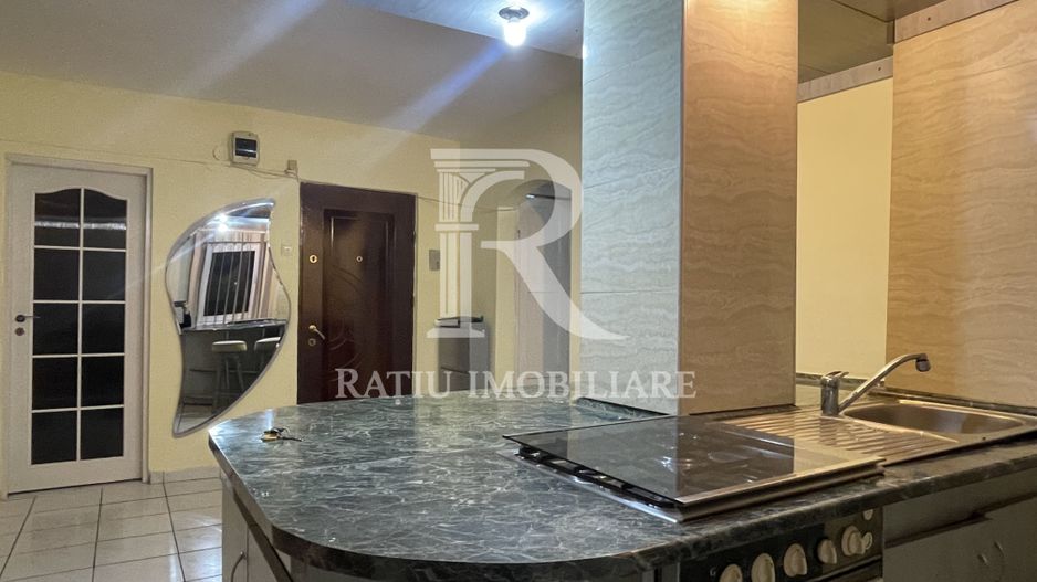 Apartament cu 3 camere | Zona Rogerius | Oradea - Poză 6