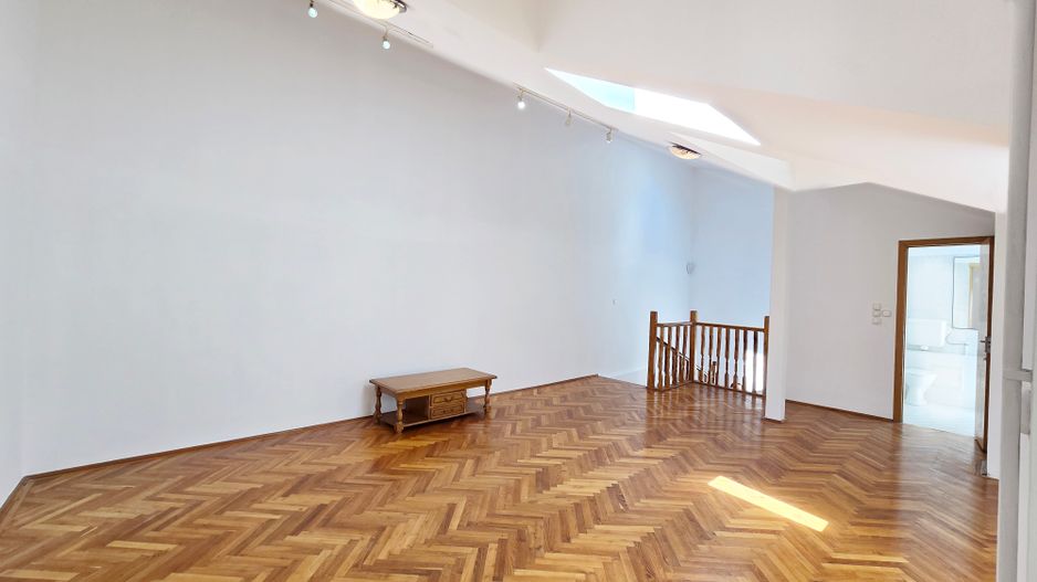 Casă consolidată la preț de apartament - Poză 6