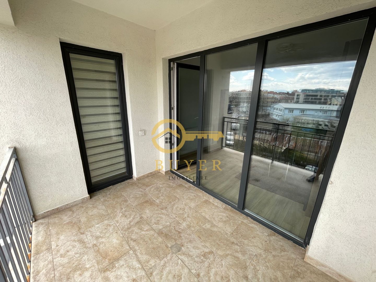 Apartament cu o camera mobilat si utilat- Balcon mare, lift - Poză 1
