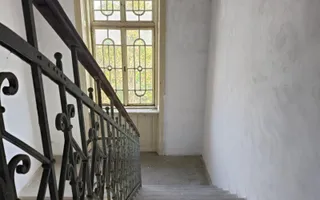 VÂNZARE/SCHIMB CU TEREN  - Clădire interbelică, centru oraș Siret - Poză 18