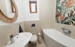 Vila tip conac cu 4 apartamente mobilate si utilate în Aiud - Poză 8