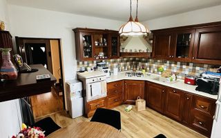 Vila mobilată complet de închiriat, aproape de pădure, 4 camere - Poză 6