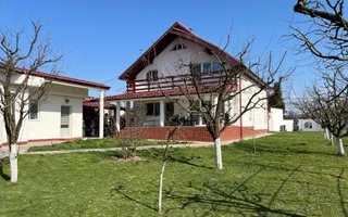 Case cu 7 camere, curte proprie + spălătorie, în Sighetu Marmației - Poză 28