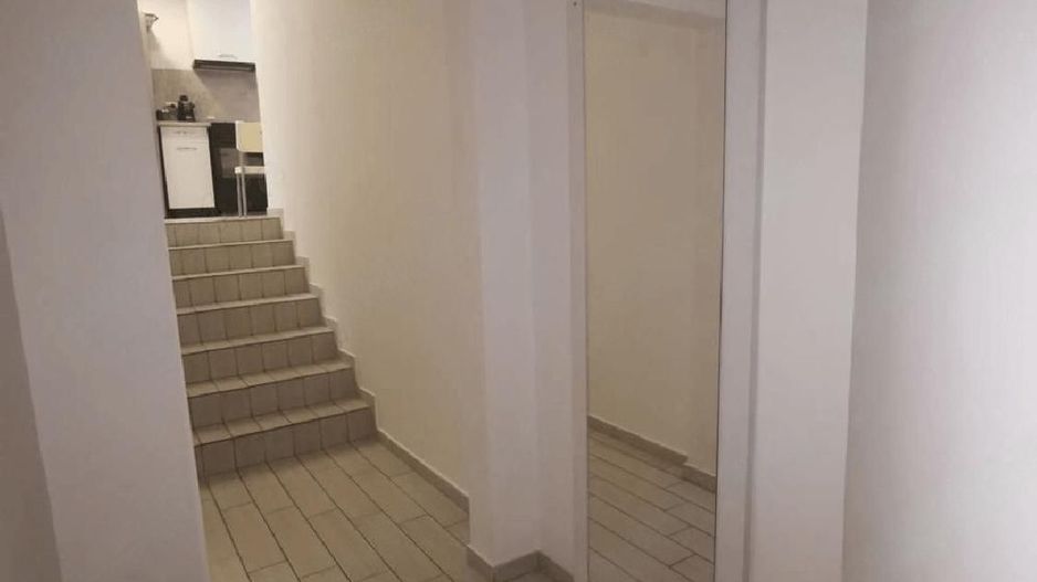 APARTAMENT CU TERASA SI CURTE | GORJULUI | APUSULUI - Poză 6