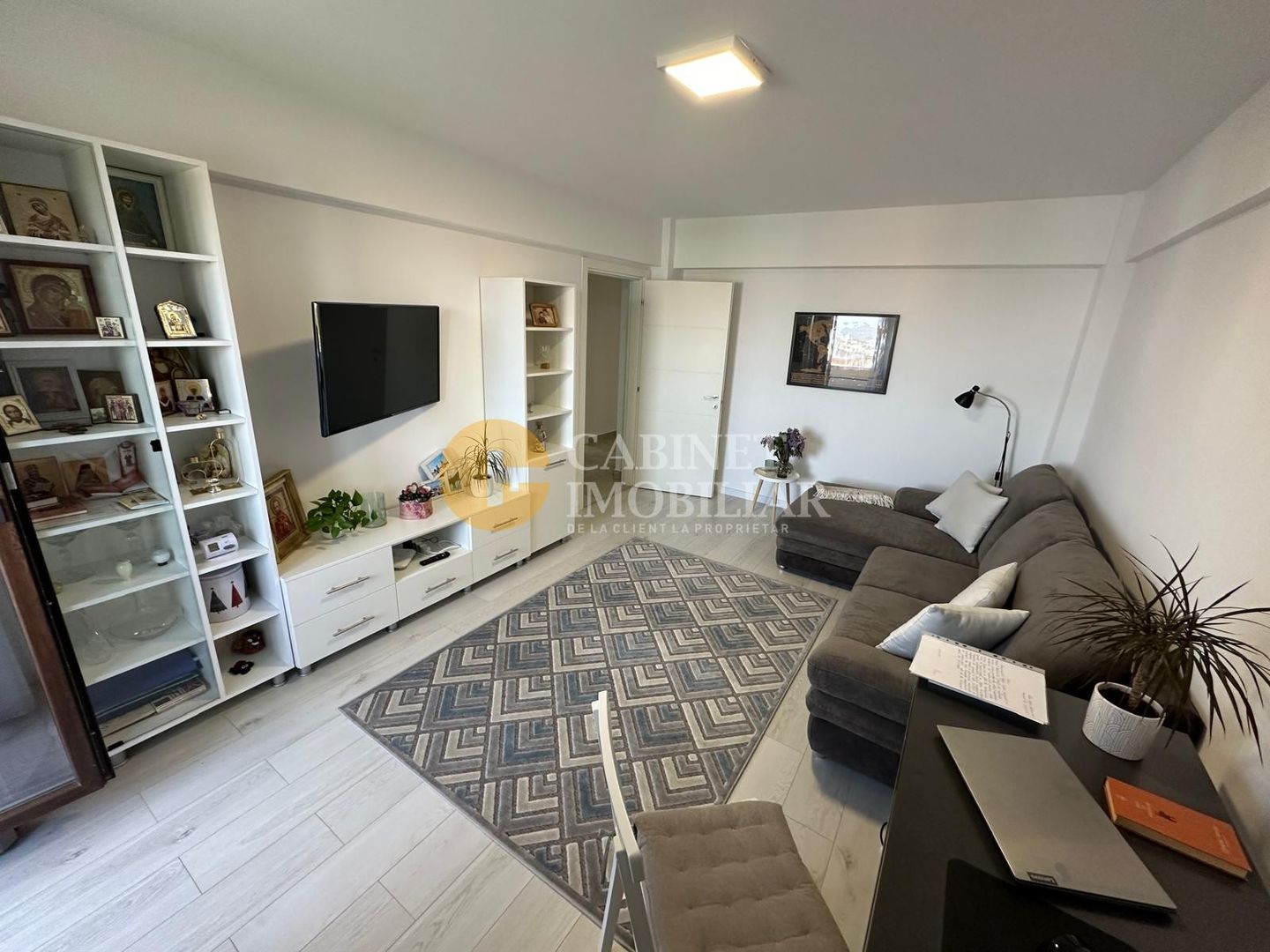 Apartament 3 Camere Decomandat - Etaj 3 - Bloc Nou - Zona Platou Galata - Poză 2