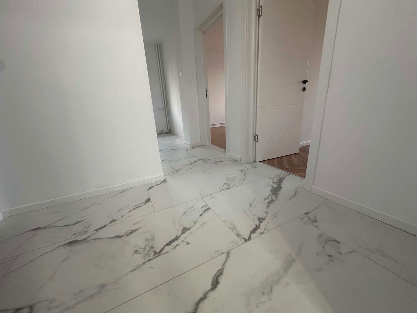Circumvalatiunii | 2 Camere | Decomandat | Etaj intermediar | Centrala Proprie - Poză 2