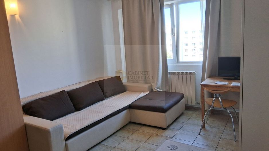 Garsoniera  Piata Victoriei | Etaj superior - Poză 1