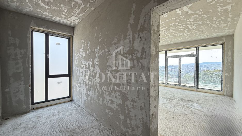 Casă generoasă cu panoramă și 256 mp terasă circulabilă - Poză 22