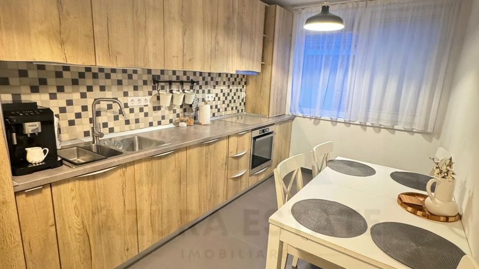 Apartament 4 camere 117 mp utili 2 bai si parcare privata in Selimbar - Poză 9