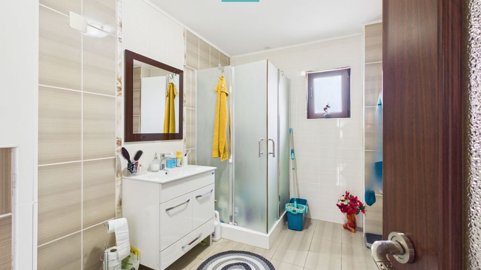 Vilă cu 6 camere și teren generos în Șagu - Poză 8