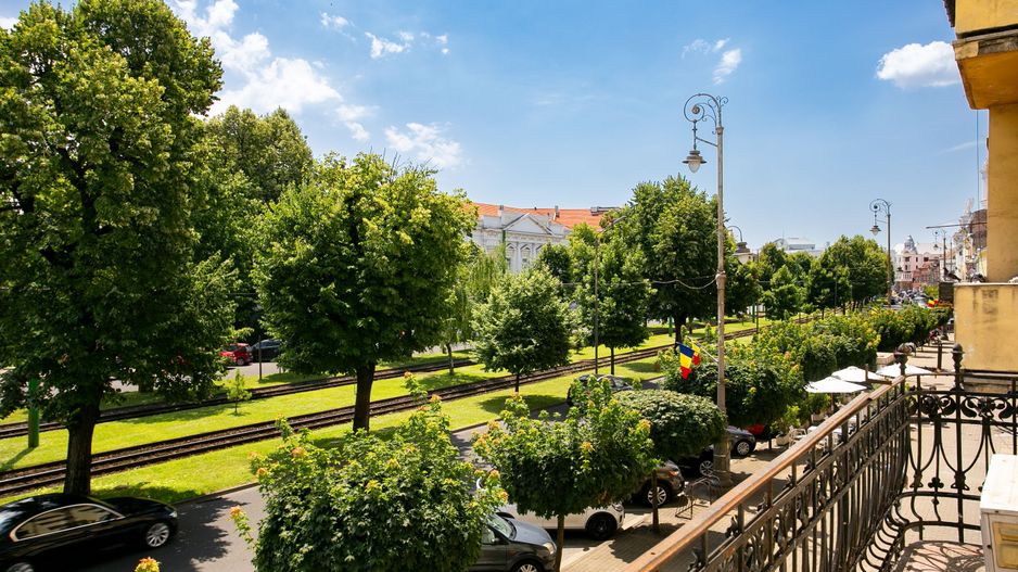 Birou la etajul 1 în zonă ultracentrală - Poză 2