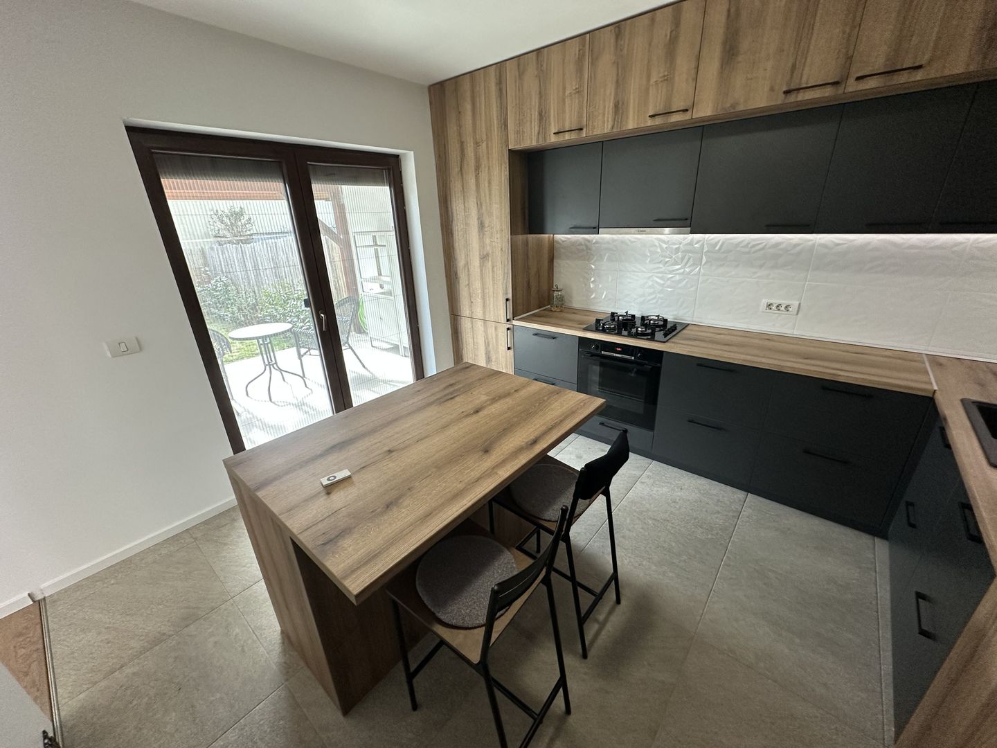 Casa deosebita intr-un cartier privat cu bariera - Poză 14