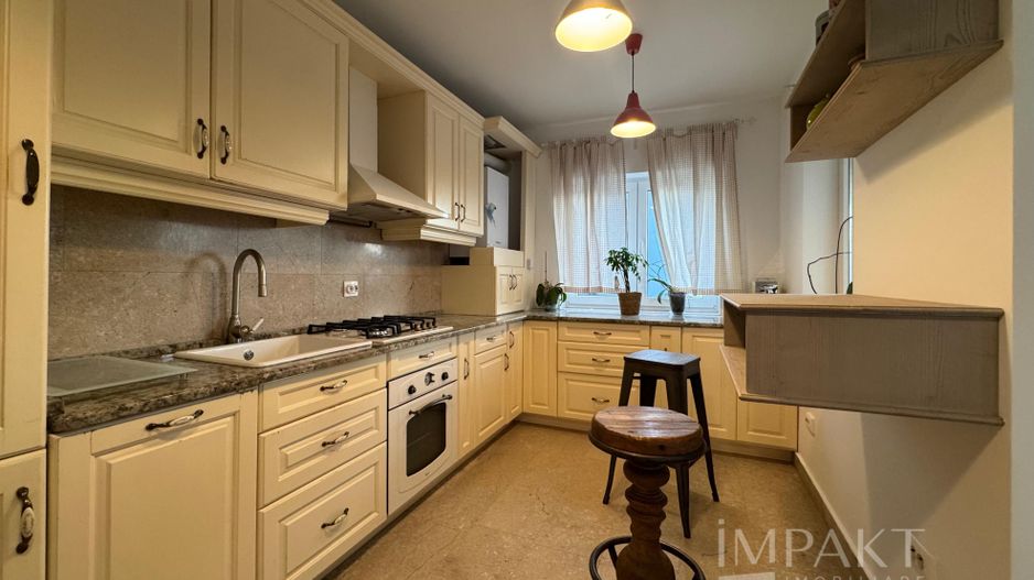 Apartament 94mp  3 camere in Piata Cipariu de inchiriat cu parcare - Poză 4