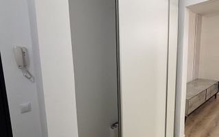 Apartament cu 3 camere, intermediar, complet renovat. - Poză 3