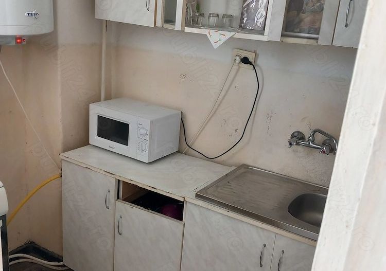 BRASADAS vinde garsoniera pe Ostrovului la etajul 2/4. - Poză 5