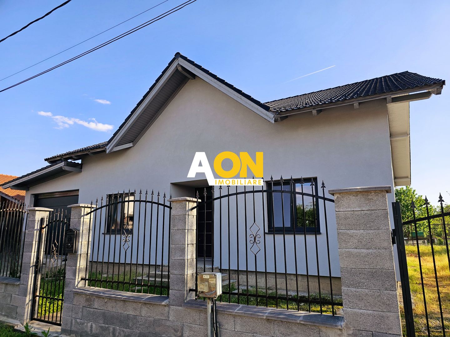 Casa individuala cu 4 camere, toate utilitatile, 500mp teren - Poză 2