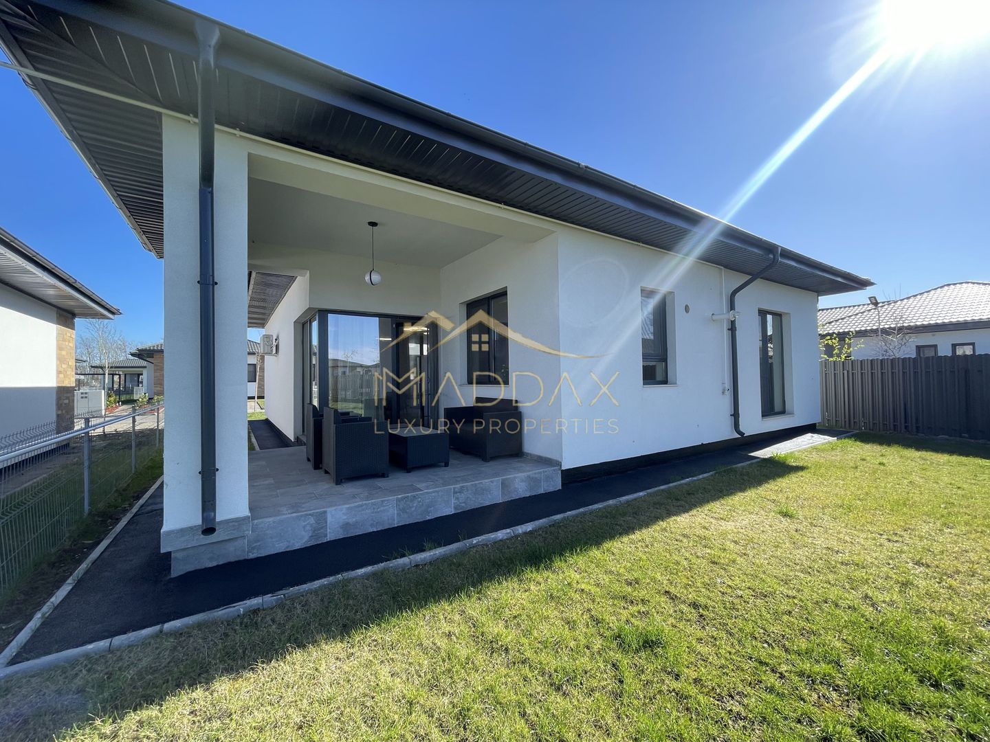 Vila moderna***4 camere***cu gradina//Cartier rezidential Corbeanca - Poză 1