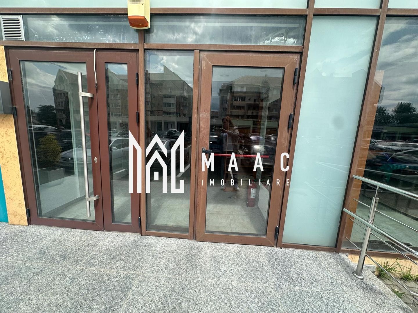 Spatiu comercial I Central I parcare privata - Poză 1