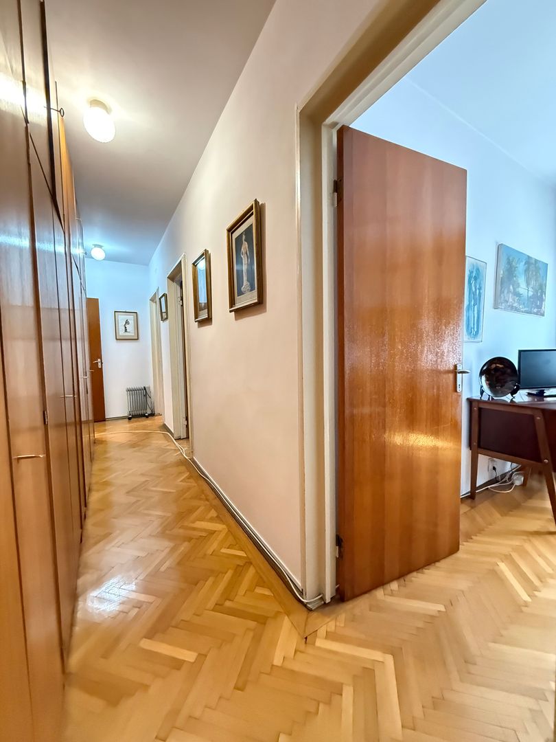 De vanzare 4 camere, curte exclusivă 250 mp, Str. Uruguay - Bucuresti - Poză 4