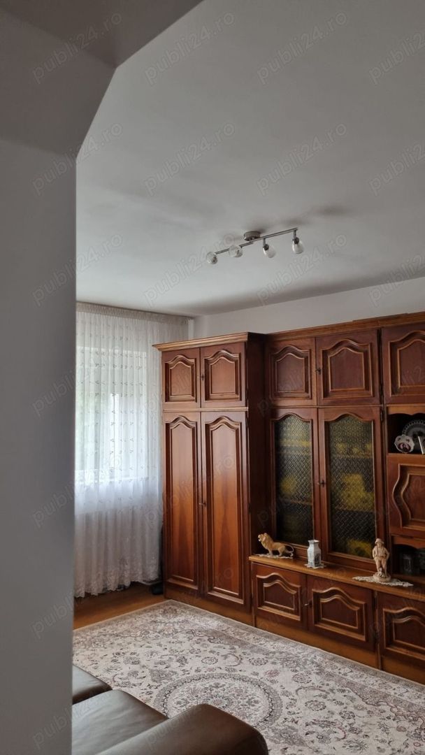 Apartament 3 camere - renovat - Poză 2