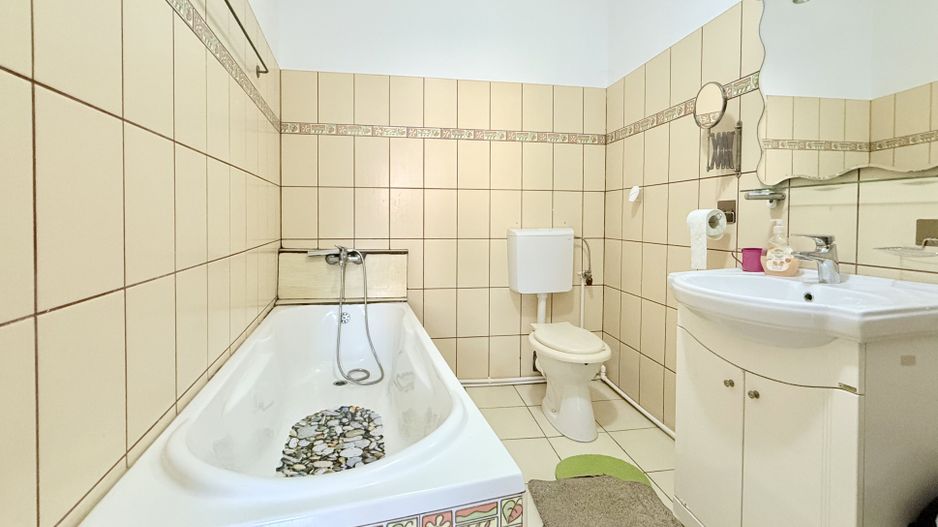 Casă practică, cu curte și parcare, în zona centrală - Parcul Carol - Poză 15