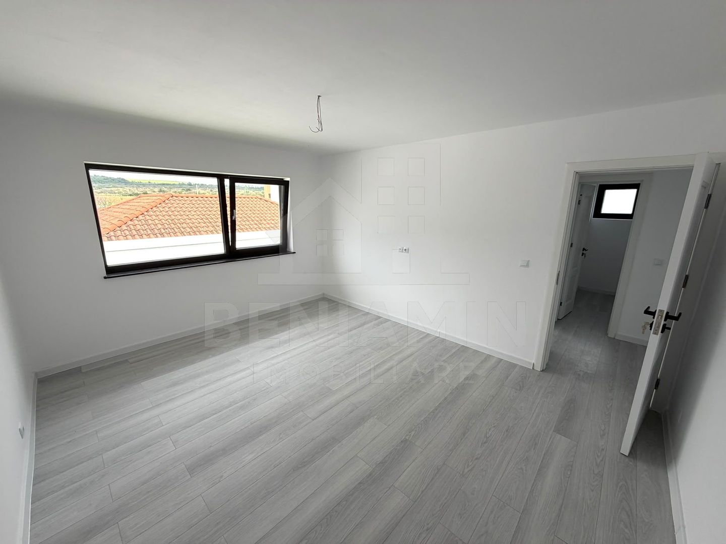 Casa moderna - 4 dormitoare - 2026 - toate utilitatile - Ford - Poză 8