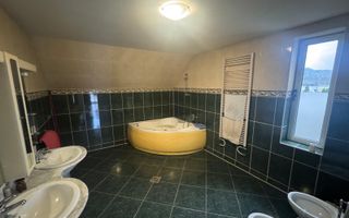 Vila cu 6 camere, 420mp,  teren 720mp, parcari, Zona Shopping City - Poză 25