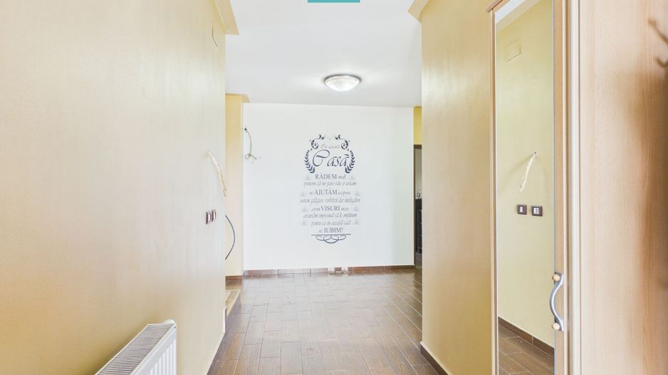 Casă spațioasă în Sântana - Poză 19