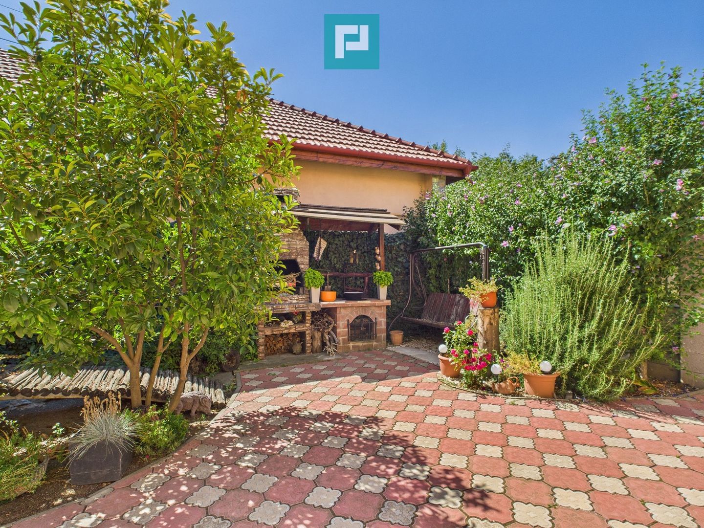 Casă și clădire de apartamente la Orțișoara - Poză 47