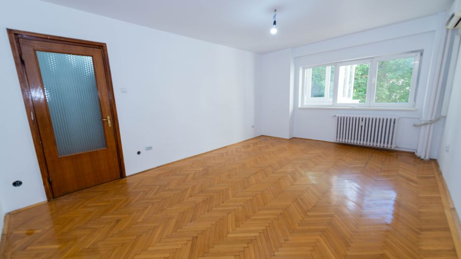 Apartament 3 camere decomandat, 88 mp, an 1982, Piata 1 Mai, Victoriei - Poză 2