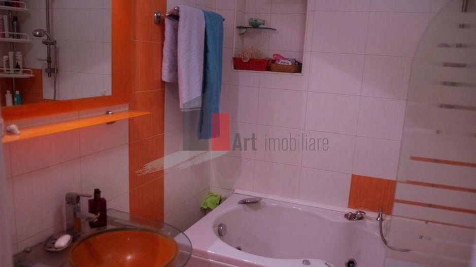 Vânzare apartament 3 camere Unirii - Poză 2