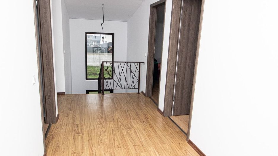 Soluție Locativă pentru Firme: Vilă cu Capacitate Mare în Ciorogarla - Poză 18