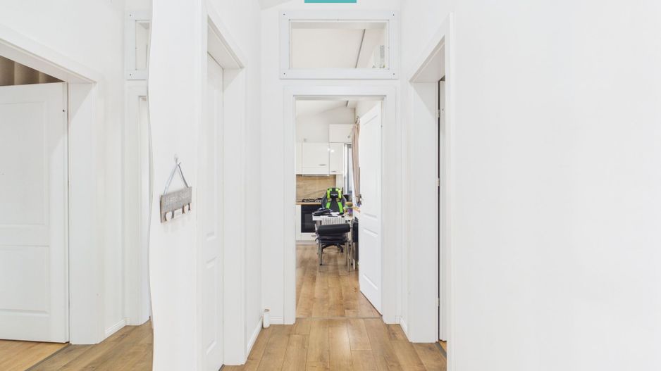 Apartament cu 3 camere moderne în Dumbrăvița - Poză 1
