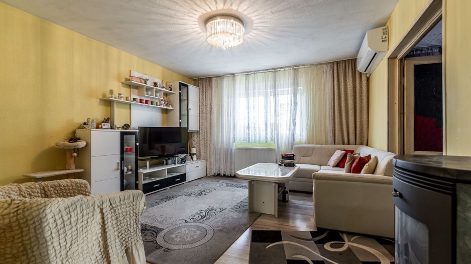 Casa in Micalaca - teren 457 mp - Garaj si Gradina - COMISION 0% - Poză 2