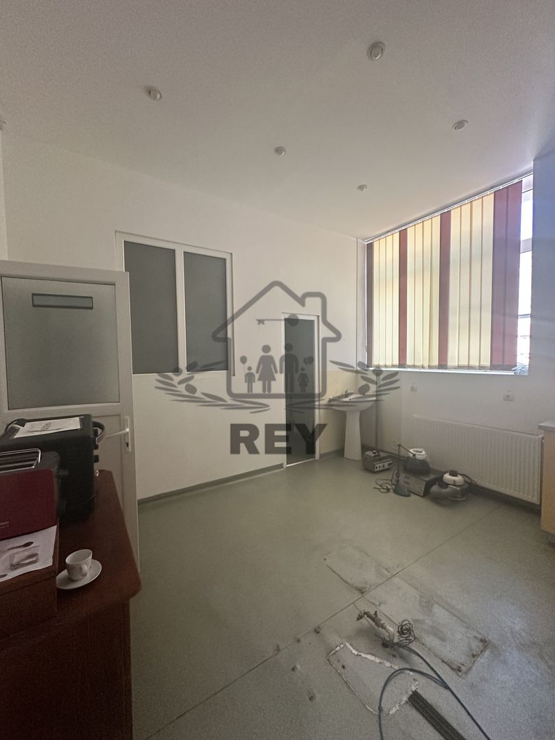 Ap. 108 mp– Parter, Centru Istoric, Pretabil Cabinet/Birou/Locuință/Reg Hotelier - Poză 29