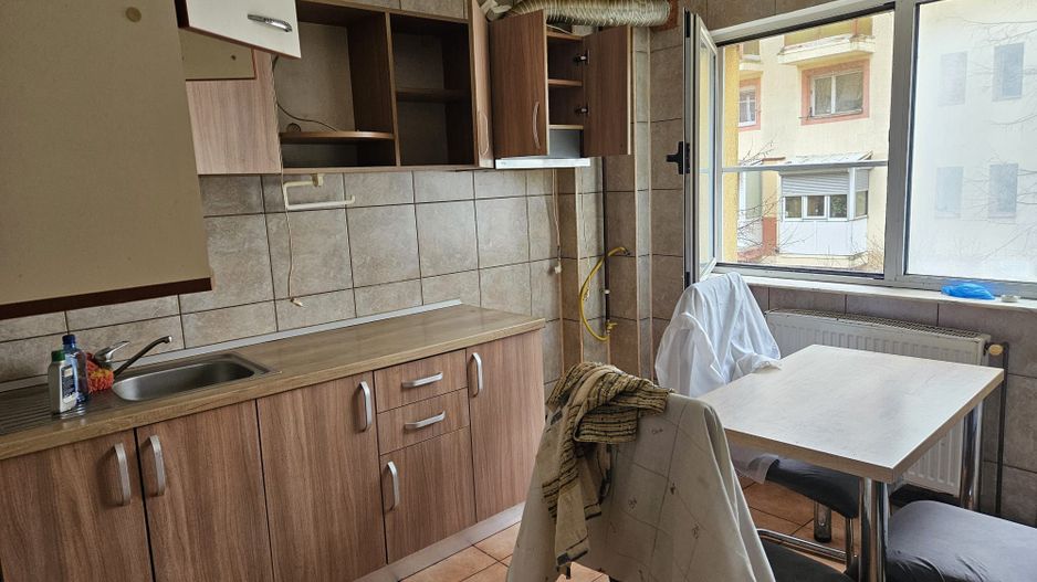 Inchiriere apartament 2 camere, Gavana zona Piata, stradal - Poză 9