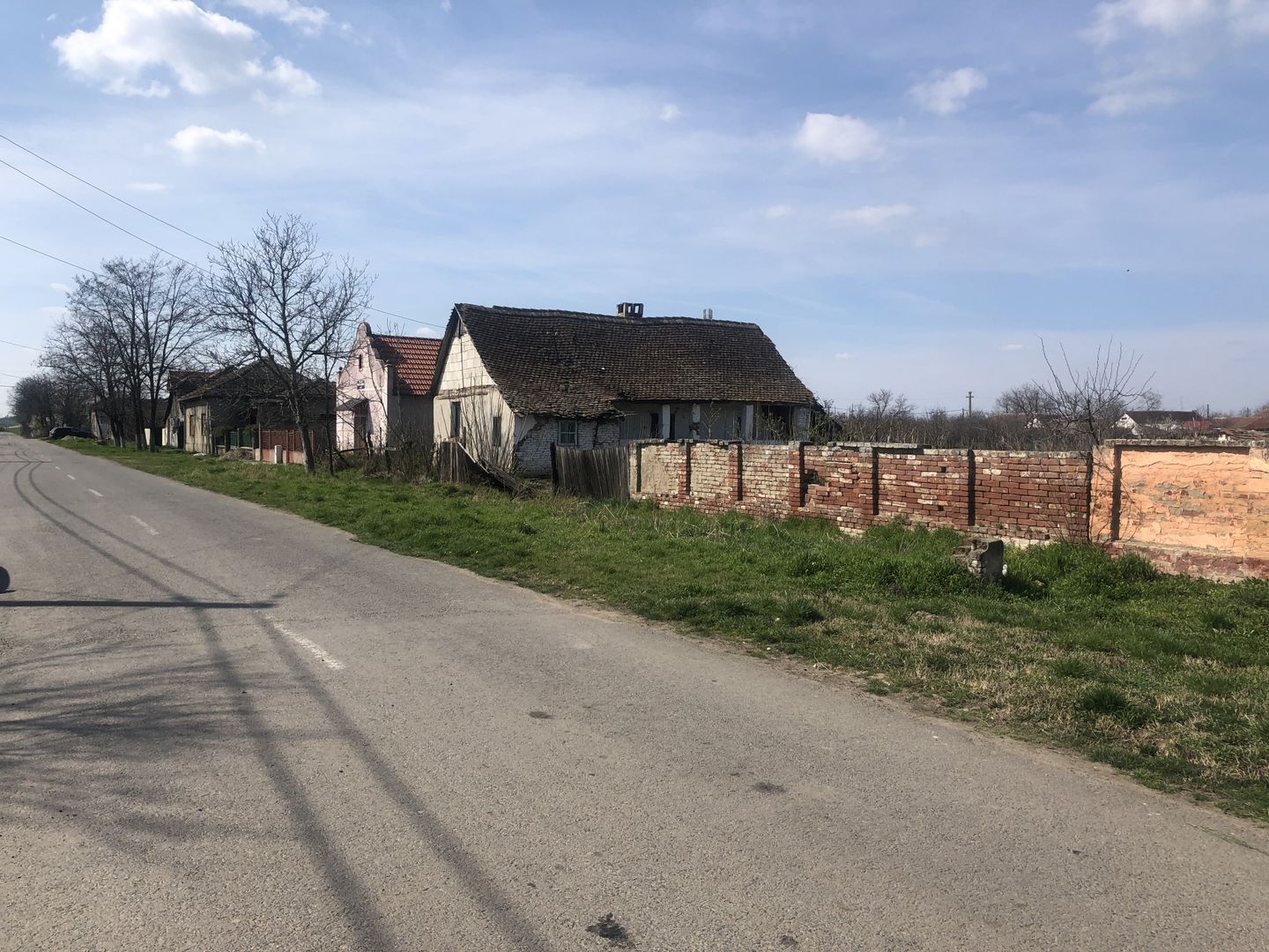 Teren Parta-3593 mp-str Primariei - Poză 1