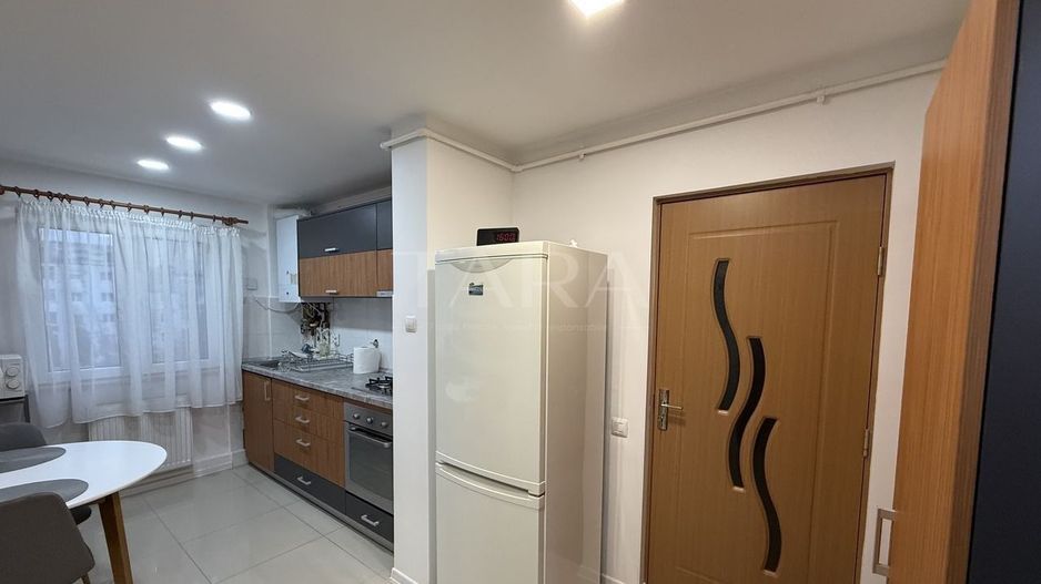 Apartament cu trei camere în cartierul Mănăștur, Cluj-Napoca. - Poză 1