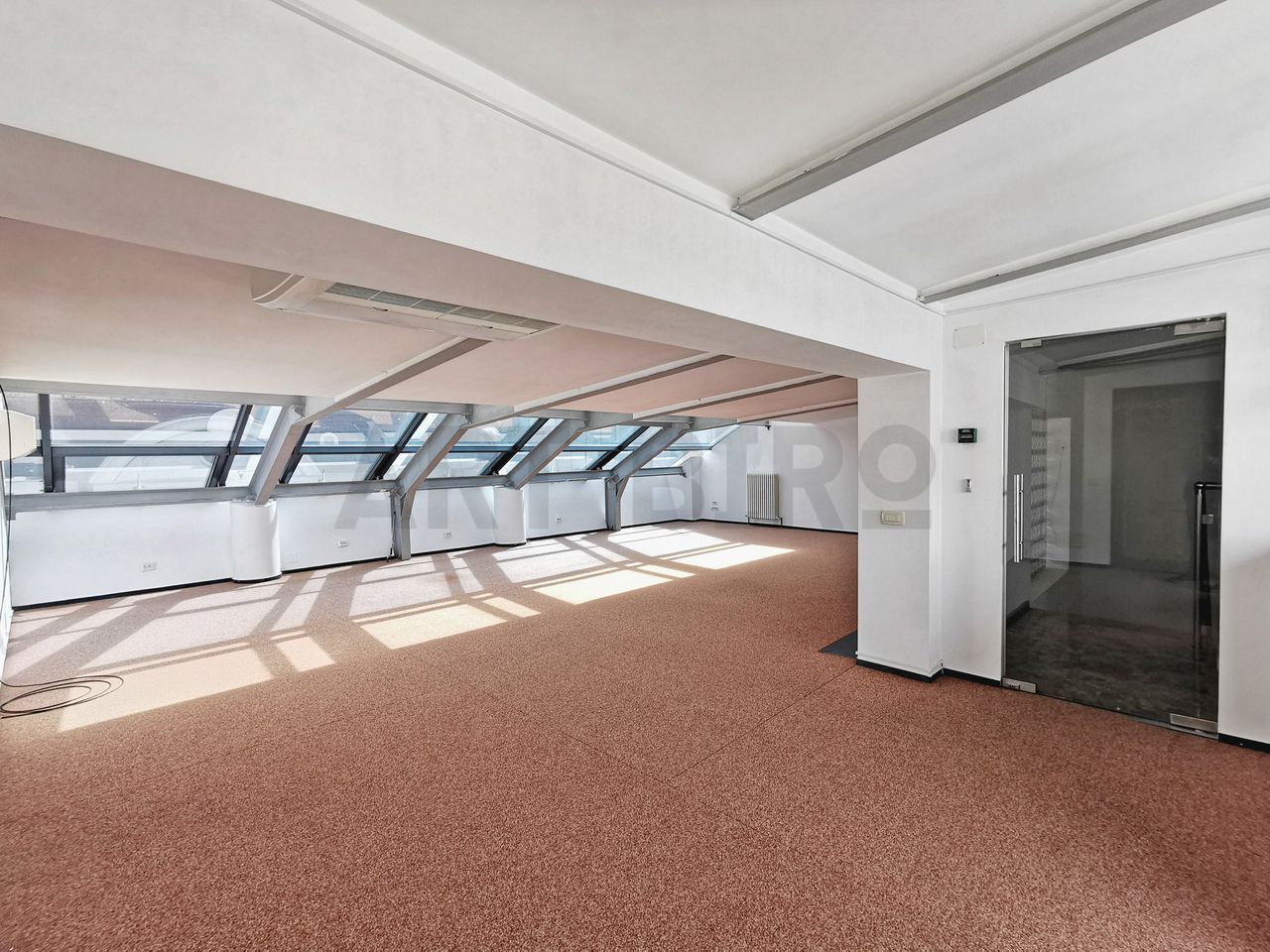 Zero comision, 97mp birou in imobil nou Unirii, depozitare, 3' metrou - Poză 3