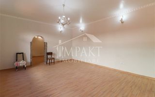 Spațiu comercial ultracentral, vad excelent, 7 încăperi - Poză 4