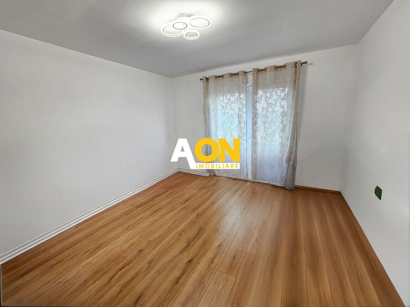 Casa tip insiruit ( capat ), 4 camere, 260 mp teren, Dealul Furcilor - Poză 17