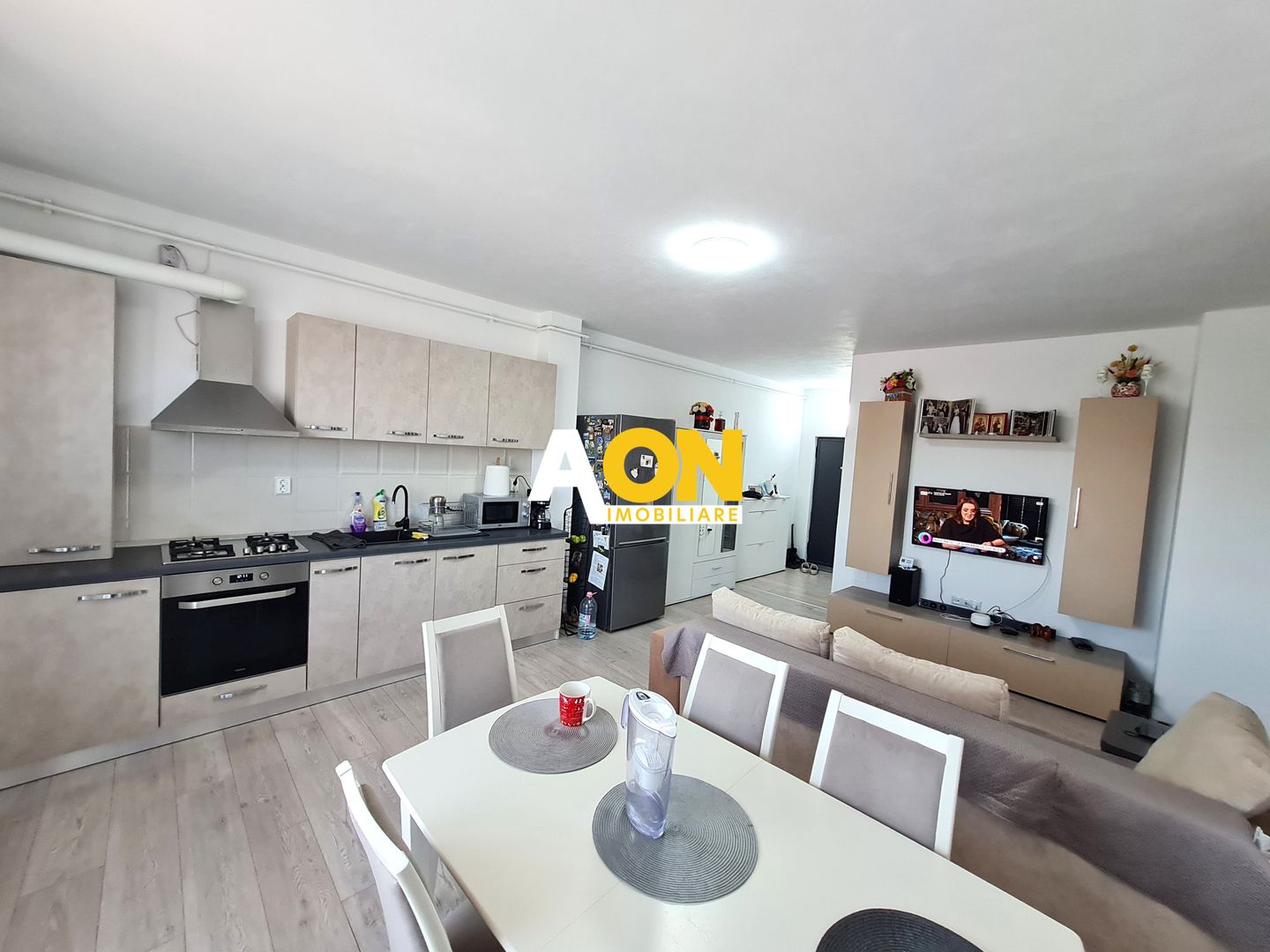 Apartament 3 Camere, 72 mp, Decomandat, Etaj 3, Zona Ampoi 3 - Poză 2