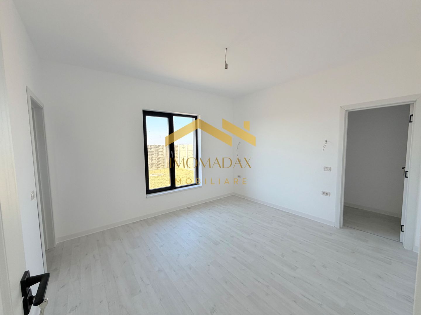 -Casa Individuala - Parter - 4 camere - - Poză 18