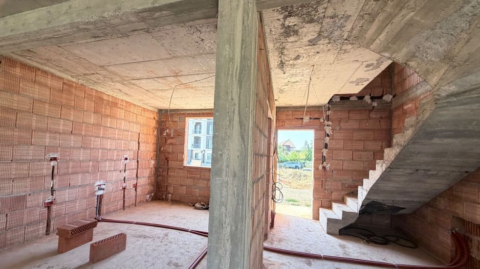 CASA INDIVIDUALA- ZONA SAGULUI - Poză 2