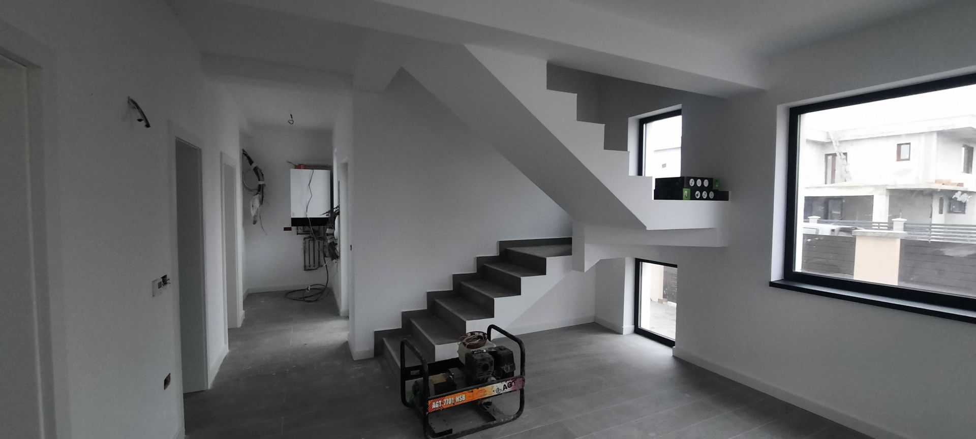 Duplex la cheie despartit prin garaj - Poză 7