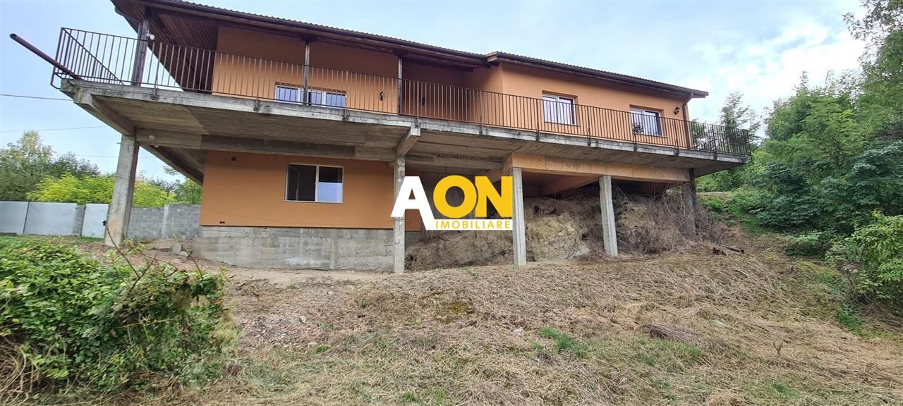 De vanzare casa 4 camere 1392 mp teren in Oarda de Sus - Poză 2