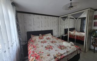 Casă spațioasă, 556 mp teren – Câmpenești, mobilată și utilată - Poză 3